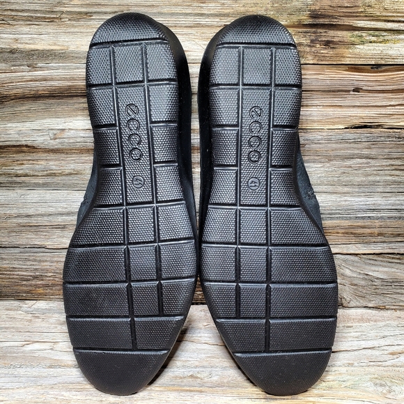 NWOT- Ecco womens black Bella Felicia Slip suede Loafers - Picture 7 of 8
